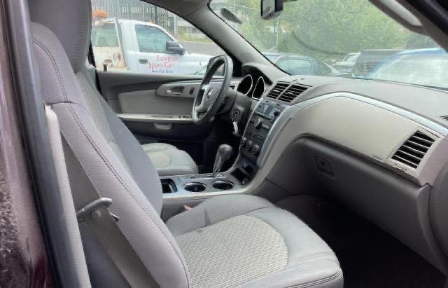 Photo 5 from auction – 2010 CHEVROLET TRAVERSE L with VIN 1GNLRFED7AS102958