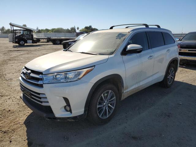 TOYOTA HIGHLANDER 2017 with VIN 5TDKZRFHXHS525639 - Photo from auction