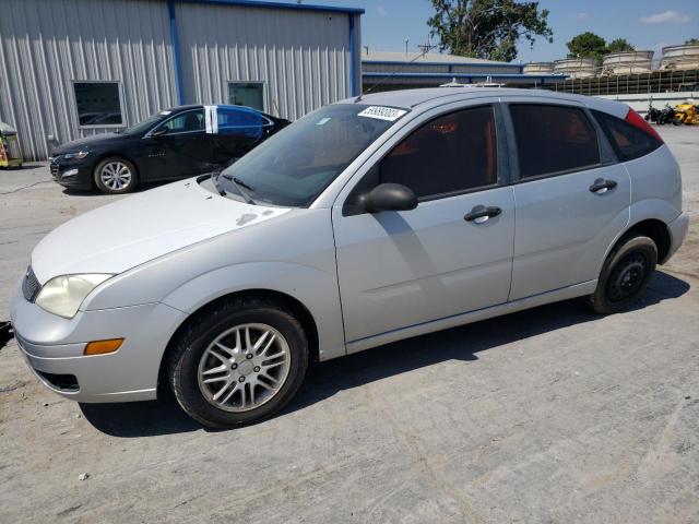 FORD FOCUS ZX5 2005 with VIN 3FAFP37N35R133910 - Photo from auction