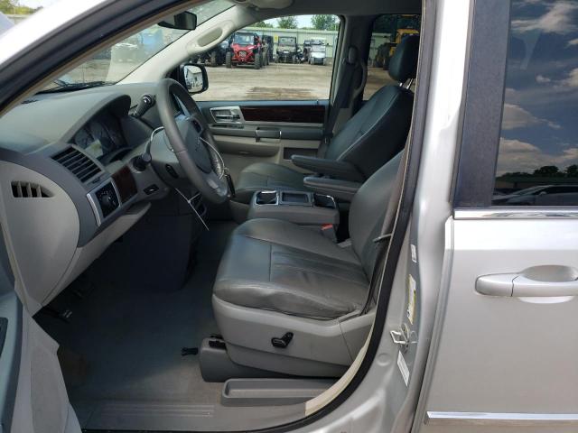 Photo 7 from auction – 2010 CHRYSLER TOWN & COU with VIN 2A4RR5D10AR324337