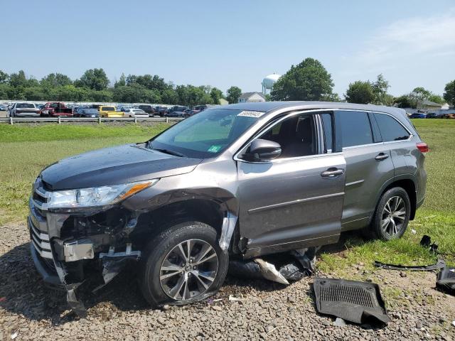 TOYOTA HIGHLANDER 2018 with VIN 5TDBZRFH5JS890154 - Photo from auction