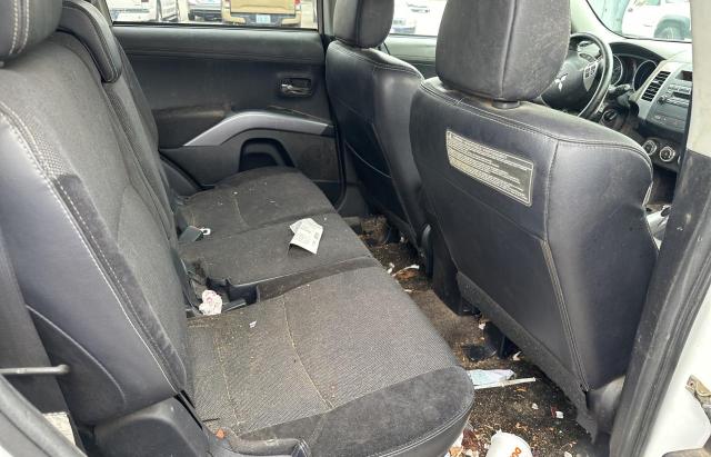 Photo 6 from auction – 2011 MITSUBISHI OUTLANDER with VIN JA4JT5AX9BU016465