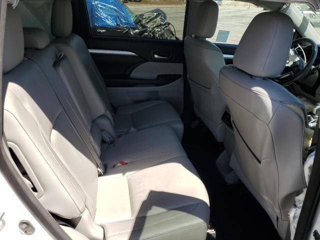 Photo 11 from auction – 2016 TOYOTA HIGHLANDER with VIN 5TDJKRFH0GS232296