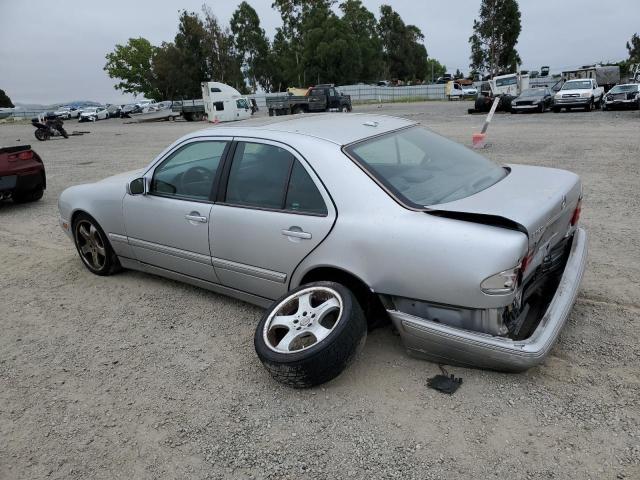 Photo 2 from auction – 2000 MERCEDES-BENZ E 320 with VIN WDBJF65JXYB009875