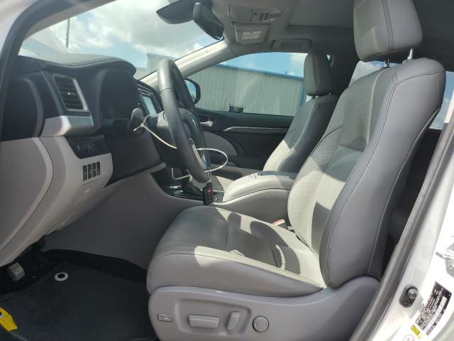 Photo 7 from auction – 2017 TOYOTA HIGHLANDER with VIN 5TDYZRFH3HS217819