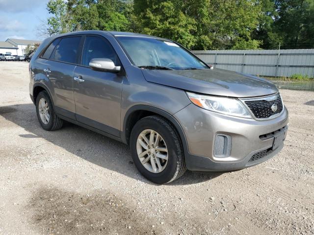 Photo 4 from auction – 2015 KIA SORENTO LX with VIN 5XYKT3A67FG619220