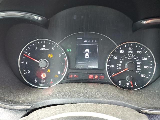 Photo 9 from auction – 2018 KIA FORTE LX with VIN 3KPFL4A75JE225401