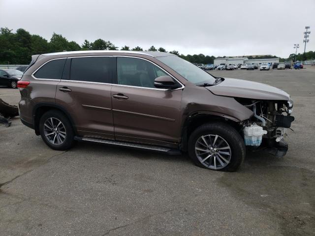 Photo 4 from auction – 2018 TOYOTA HIGHLANDER with VIN 5TDJZRFH7JS807304