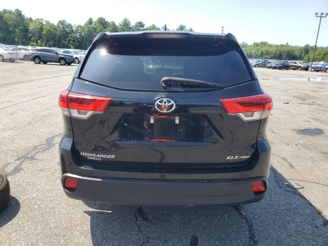 Photo 6 from auction – 2018 TOYOTA HIGHLANDER with VIN 5TDJZRFH4JS561361