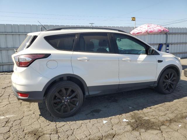 Photo 3 from auction – 2017 FORD ESCAPE SE with VIN 1FMCU0GD9HUC26855