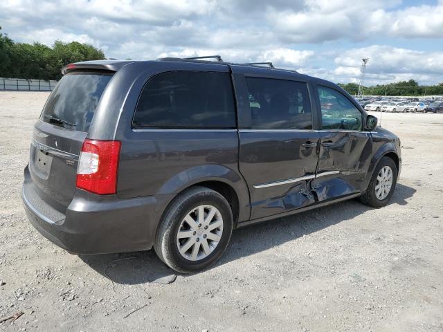 Photo 3 from auction – 2016 CHRYSLER TOWN & COU with VIN 2C4RC1BG8GR287053