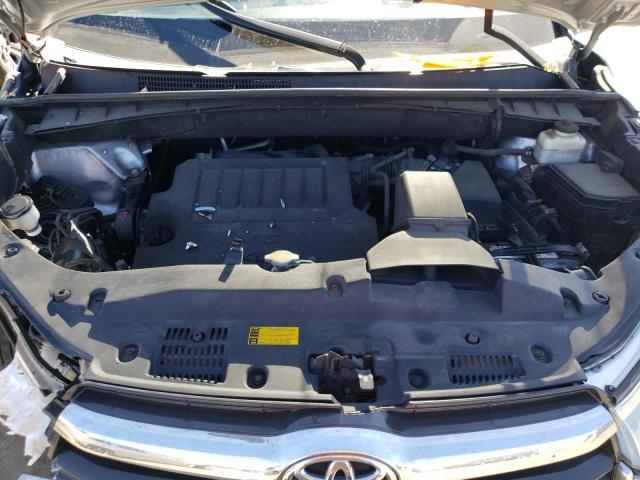 Photo 11 from auction – 2015 TOYOTA HIGHLANDER with VIN 5TDJKRFH0FS182272