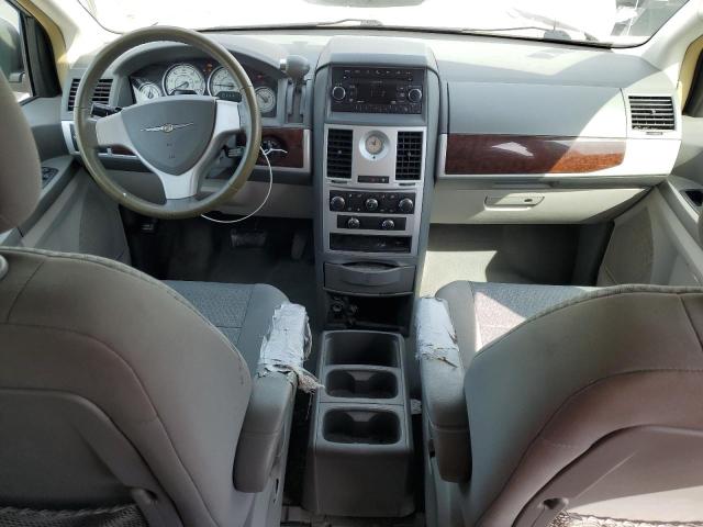 Photo 8 from auction – 2010 CHRYSLER TOWN & COU with VIN 2A4RR5D1XAR392662