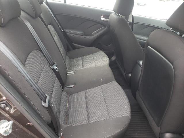 Photo 10 from auction – 2017 KIA FORTE LX with VIN 3KPFK4A72HE152114