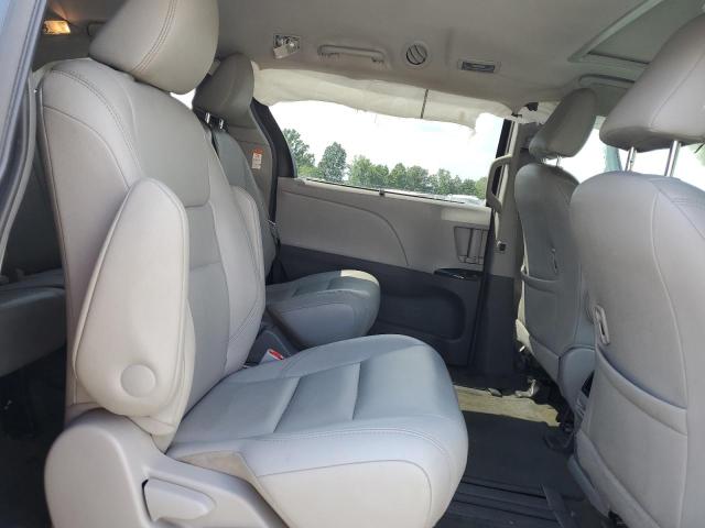 Photo 11 from auction – 2015 TOYOTA SIENNA XLE with VIN 5TDYK3DC3FS652121