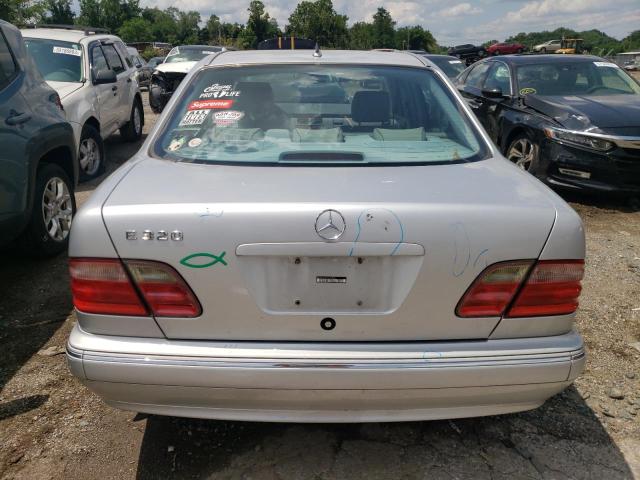 Photo 6 from auction – 2000 MERCEDES-BENZ E 320 with VIN WDBJF65J5YB166892