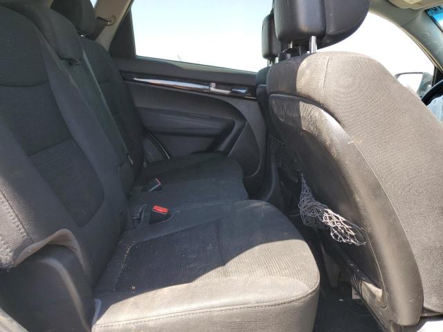 Photo 11 from auction – 2015 KIA SORENTO LX with VIN 5XYKTDA72FG584147