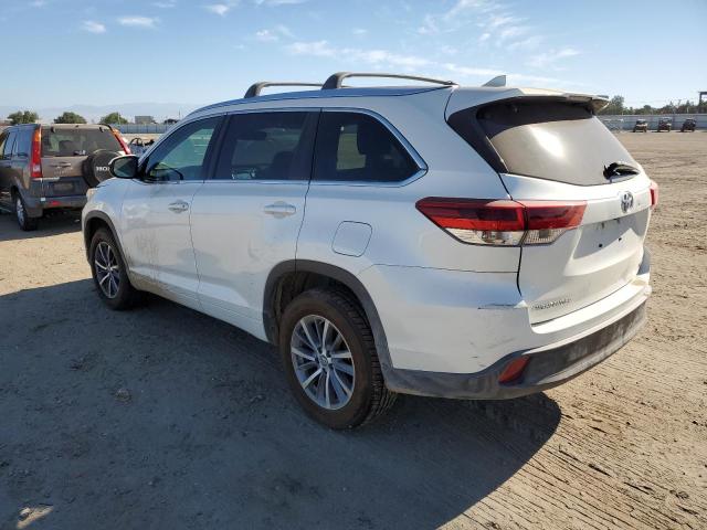 Photo 2 from auction – 2017 TOYOTA HIGHLANDER with VIN 5TDKZRFHXHS525639