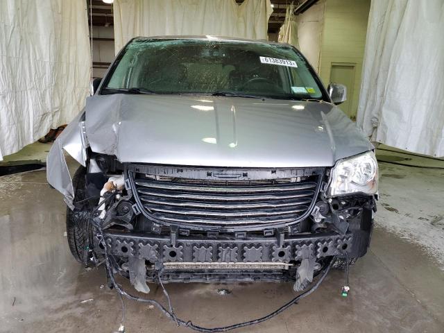 Photo 5 from auction – 2015 CHRYSLER TOWN & COU with VIN 2C4RC1CG4FR521590