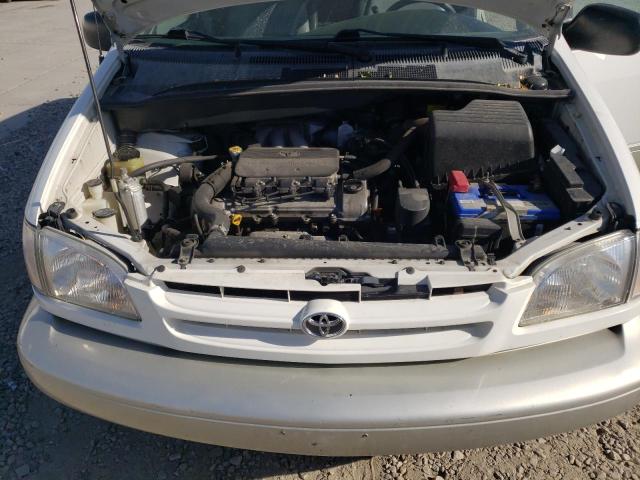 Photo 11 from auction – 2000 TOYOTA SIENNA with VIN 4T3ZF13C7YU239912