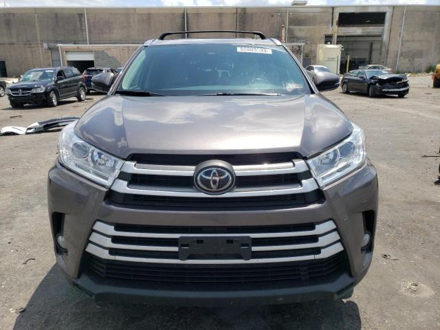 Zdjęcie 5 z aukcji – 2018 TOYOTA HIGHLANDER z VIN 5TDJZRFH1JS537292