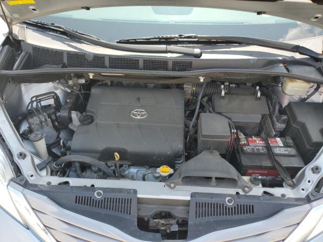 Photo 12 from auction – 2016 TOYOTA SIENNA XLE with VIN 5TDYK3DC0GS744174