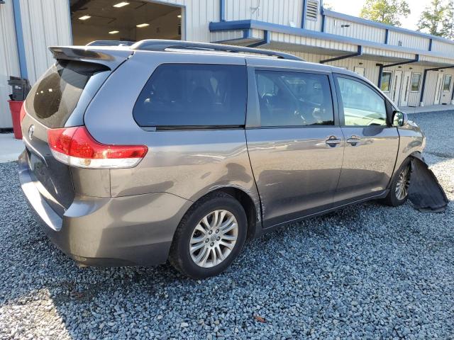 Photo 3 from auction – 2012 TOYOTA SIENNA XLE with VIN 5TDYK3DC0CS182965