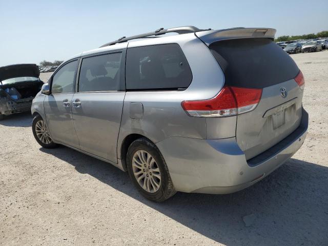 Photo 2 from auction – 2013 TOYOTA SIENNA XLE with VIN 5TDYK3DC4DS372916