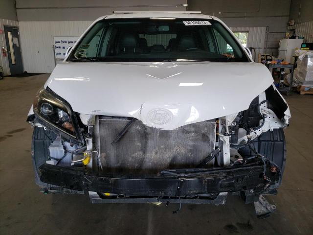 Photo 5 from auction – 2017 TOYOTA SIENNA SE with VIN 5TDXZ3DC0HS771254