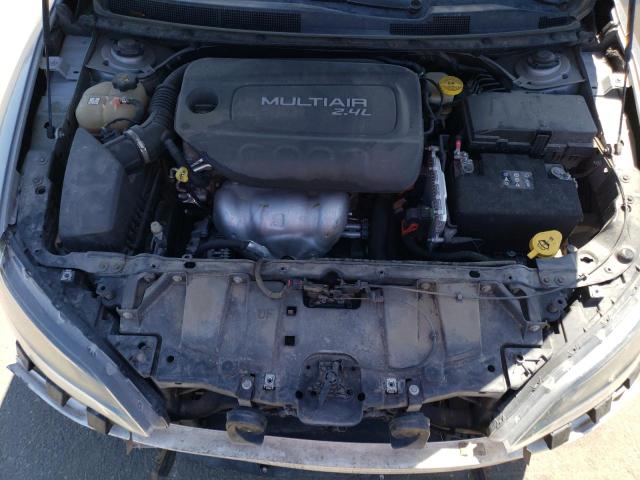 Photo 11 from auction – 2015 CHRYSLER 200 LIMITE with VIN 1C3CCCAB6FN642261
