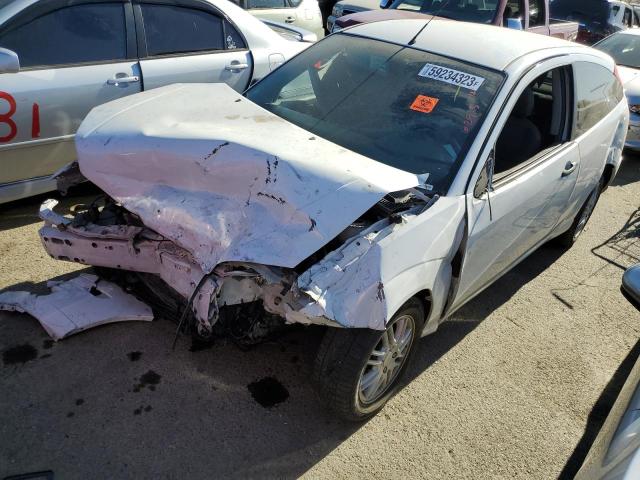FORD FOCUS ZX3 2005 with VIN 3FAFP31N15R129587 - Photo from auction