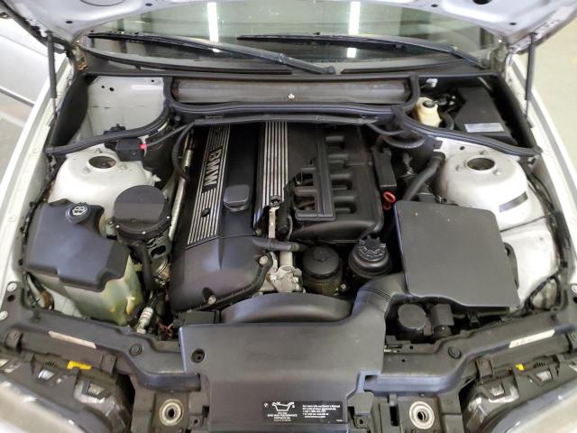 Photo 11 from auction – 2003 BMW 325 I with VIN WBAET37433NJ23643