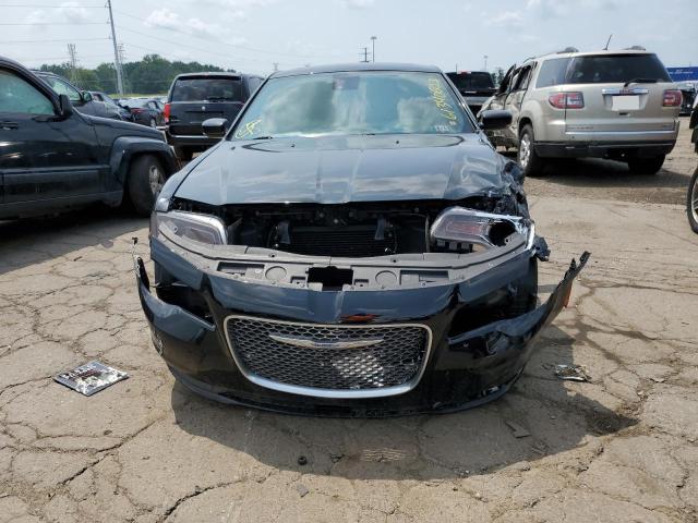 Photo 5 from auction – 2017 CHRYSLER 300C PLATI with VIN 2C3CCASG2HH558139