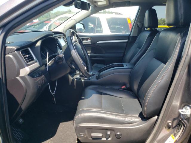 Photo 7 from auction – 2018 TOYOTA HIGHLANDER with VIN 5TDJZRFH2JS528259