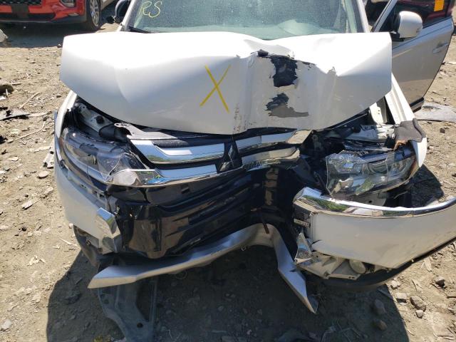 Photo 12 from auction – 2017 MITSUBISHI OUTLANDER with VIN JA4AZ3A39HZ049672