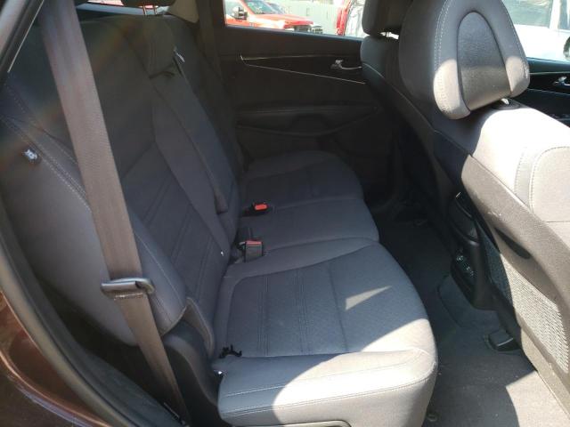 Photo 11 from auction – 2016 KIA SORENTO LX with VIN 5XYPG4A39GG005115