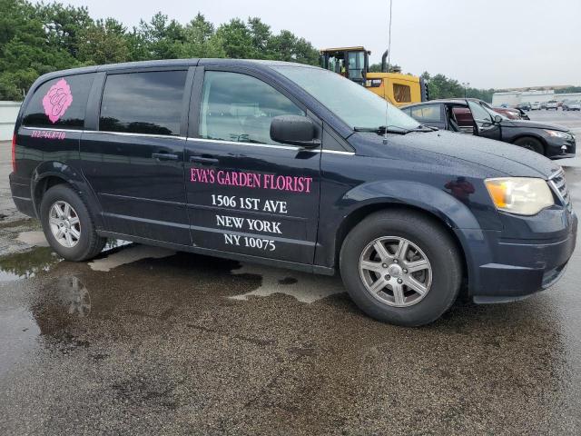 Photo 4 from auction – 2010 CHRYSLER TOWN & COU with VIN 2A4RR2D19AR428470