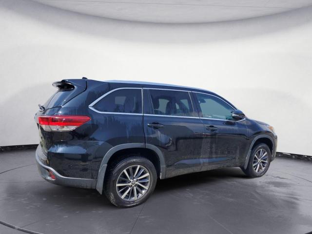 Photo 3 from auction – 2018 TOYOTA HIGHLANDER with VIN 5TDJZRFHXJS532978