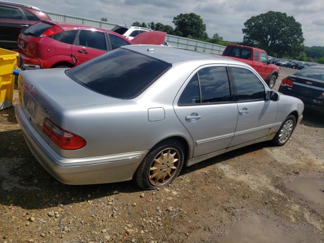 Photo 3 from auction – 2001 MERCEDES-BENZ E 320 4MAT with VIN WDBJF82J91X059904