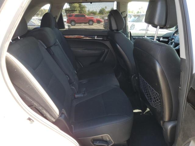 Photo 11 from auction – 2015 KIA SORENTO LX with VIN 5XYKT4A63FG562665
