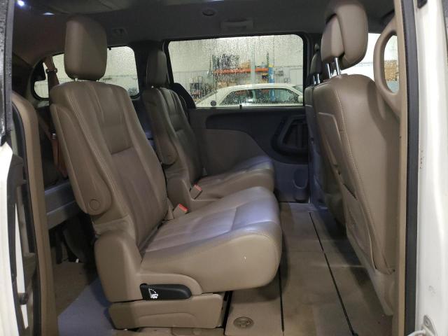 Photo 11 from auction – 2012 CHRYSLER TOWN & COU with VIN 2C4RC1CG2CR229559