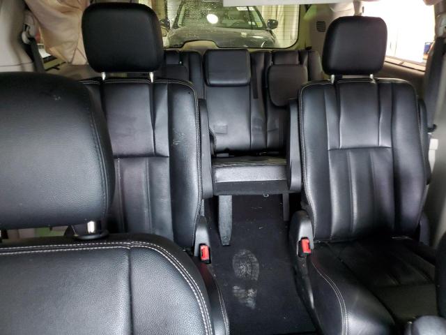 Photo 10 from auction – 2015 CHRYSLER TOWN & COU with VIN 2C4RC1CG4FR521590