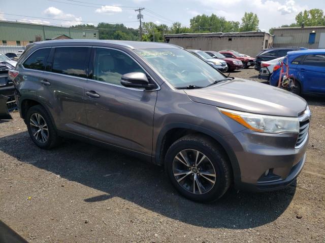 Photo 4 from auction – 2016 TOYOTA HIGHLANDER with VIN 5TDKKRFH9GS500797