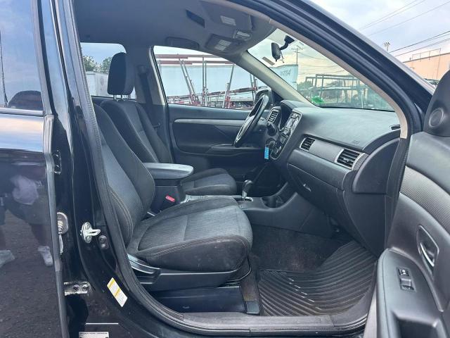Photo 5 from auction – 2016 MITSUBISHI OUTLANDER with VIN JA4AZ3A36GZ03140