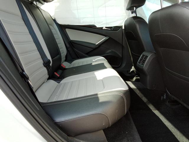 Photo 10 from auction – 2015 VOLKSWAGEN PASSAT SE with VIN 1VWBS7A3XFC012472