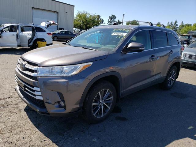 TOYOTA HIGHLANDER 2019 with VIN 5TDJZRFH8KS567519 - Photo from auction