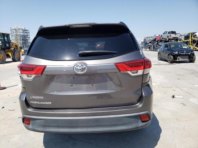 Photo 6 from auction – 2018 TOYOTA HIGHLANDER with VIN 5TDZARFH1JS034226