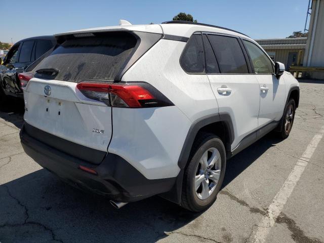 Photo 3 from auction – 2019 TOYOTA RAV4 XLE with VIN JTMW1RFV4KD026563