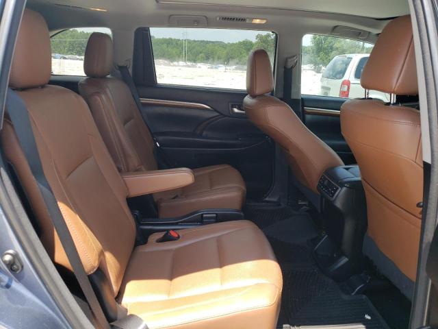 Photo 11 from auction – 2018 TOYOTA HIGHLANDER with VIN 5TDDZRFH9JS492258