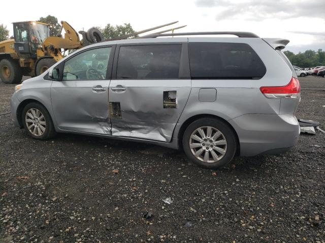 Photo 2 from auction – 2014 TOYOTA SIENNA XLE with VIN 5TDYK3DC6ES425701